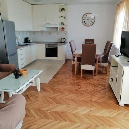 Apartments Njaco Razanac Exterior photo