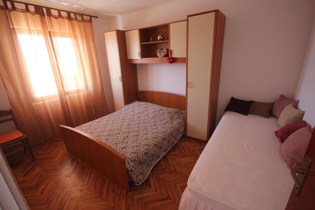 Apartments Njaco Razanac Exterior photo